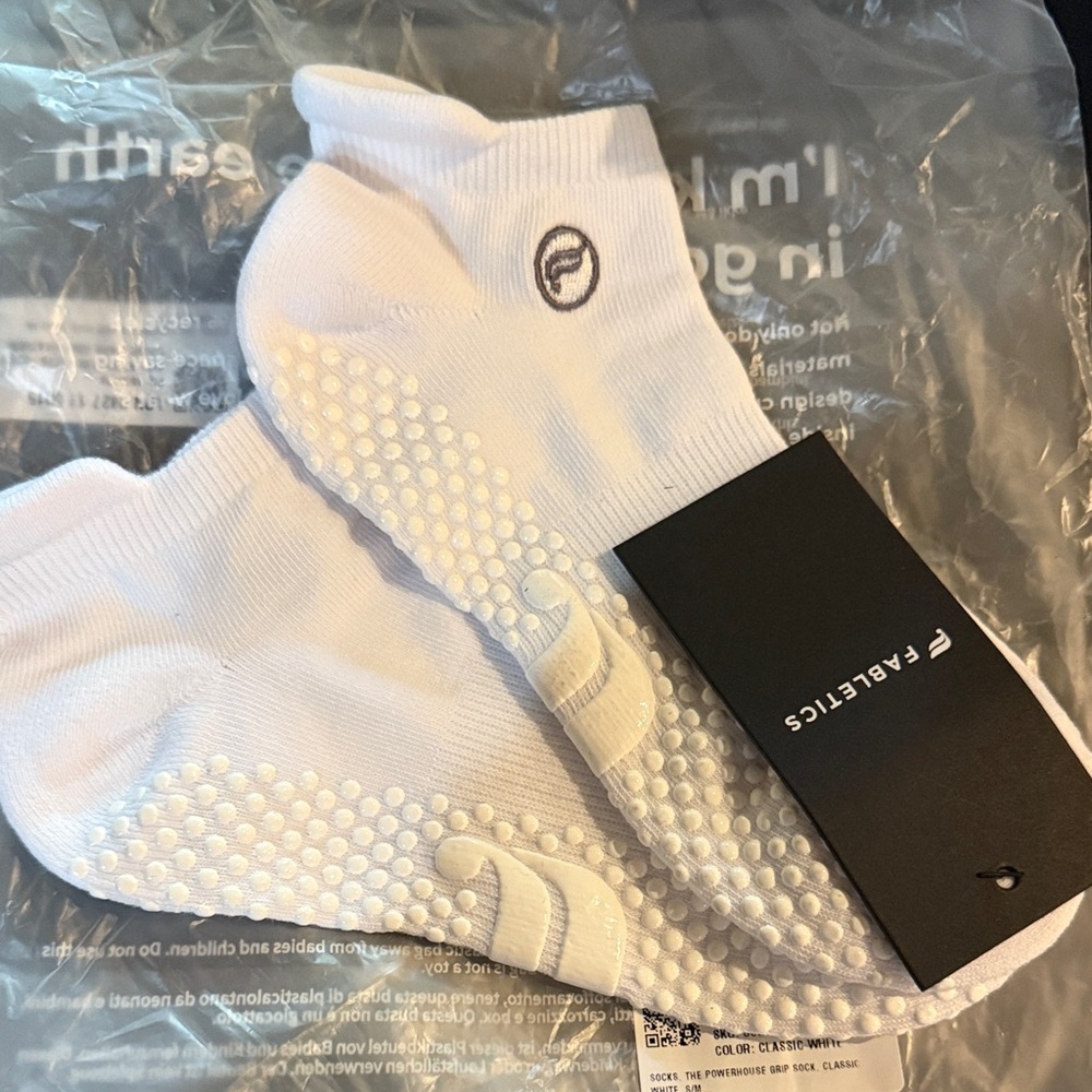 Fabletics The Powerhouse Grip Socks, sz M/L, NWT